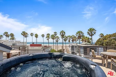 View/Area - 10 26th Ave, Venice, CA 90291 photo 2 of 4