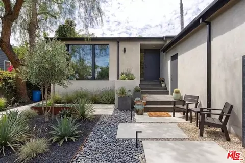 7102 Pacific View Dr, Los Angeles, CA 90068