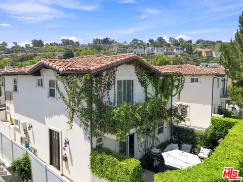 3918 W 242nd St, Torrance, CA 90505
