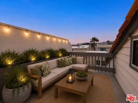 1171 Stanford St #3, Santa Monica, CA 90403