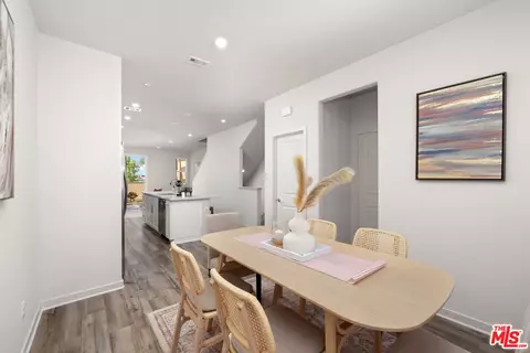 126 Dove Lndg, Covina, CA 91722