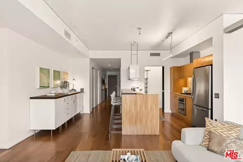 1155 S Grand Ave #403, Los Angeles, CA 90015