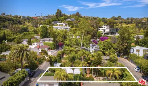 1216 Ozeta, West Hollywood, CA 90069