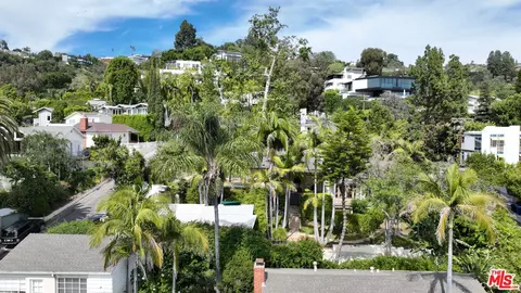 1216 Ozeta, West Hollywood, CA 90069