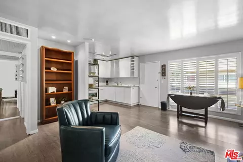 970 Palm Ave #218, West Hollywood, CA 90069