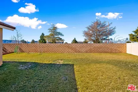 Exterior - 43941 59th St, Lancaster, CA 93536 photo 6 of 7