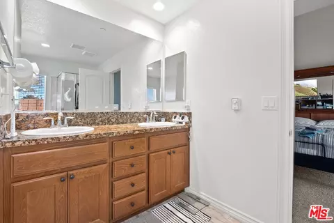 Bath - 43941 59th St, Lancaster, CA 93536 photo 1 of 2