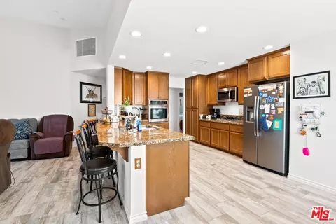 Kitchen - 43941 59th St, Lancaster, CA 93536 photo 1 of 2