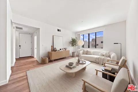 533 S St Andrews Pl #404, Los Angeles, CA 90020