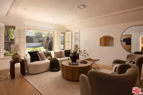 1807 Cochran Pl, Los Angeles, CA 90019
