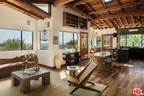 1811 Micheltorena St, Los Angeles, CA 90026
