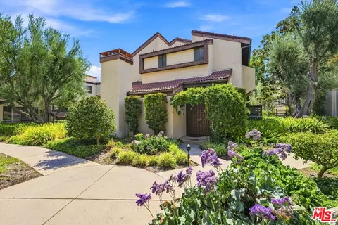 21801 Burbank Blvd #83, Woodland Hills, CA 91367