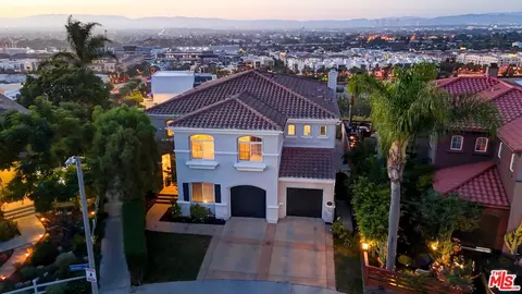 6829 Altamor Dr, Los Angeles, CA 90045