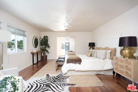 3247 Descanso Dr, Los Angeles, CA 90026