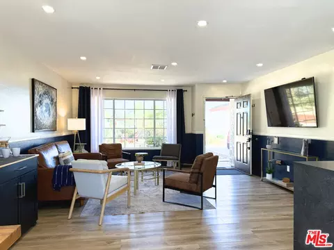 Living - 61625 Alta Vista Dr, Joshua Tree, CA 92252 photo 2 of 2