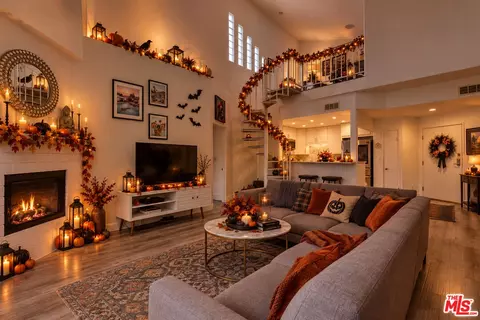 4477 Woodman Ave #304, Sherman Oaks, CA 91423