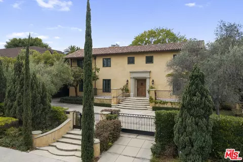 305 S June St, Los Angeles, CA 90004