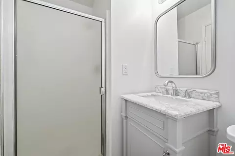 Bath - 4692 Carpinteria Ave #26, Carpinteria, CA 93013 photo 3 of 3