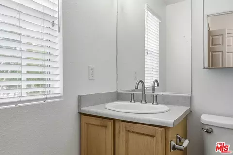Bath - 4692 Carpinteria Ave #26, Carpinteria, CA 93013 photo 2 of 3