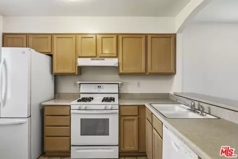 Kitchen - 4692 Carpinteria Ave #26, Carpinteria, CA 93013 photo 3 of 3