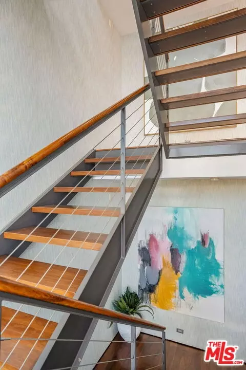 Entry Way - 49 Brooks Ave, Venice, CA 90291 photo 1 of 2