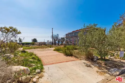 16942 Bollinger Dr, Los Angeles, CA 90272