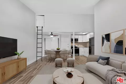 21801 Roscoe Blvd #206, Canoga Park, CA 91304