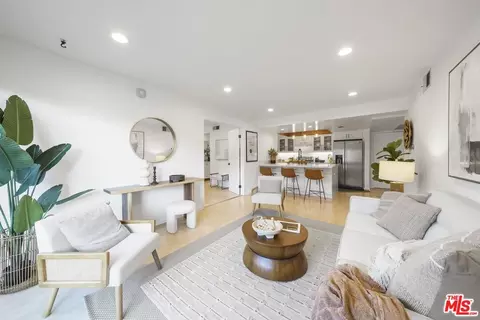 2700 E Cahuenga Blvd #4121, Los Angeles, CA 90068
