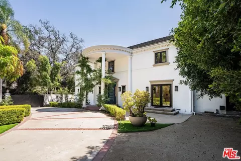701 Trenton Dr, Beverly Hills, CA 90210