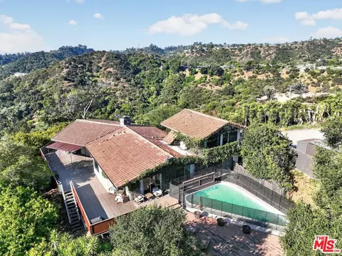 8147 Mulholland Dr, Los Angeles, CA 90046