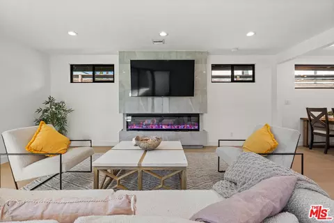 Living - 5253 Buffalo Ave, Sherman Oaks, CA 91401 photo 1 of 4