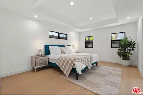Bedroom - 5253 Buffalo Ave, Sherman Oaks, CA 91401 photo 1 of 6