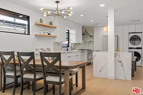 Dining - 5253 Buffalo Ave, Sherman Oaks, CA 91401 photo 2 of 2