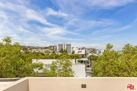 914 W Knoll Dr, West Hollywood, CA 90069