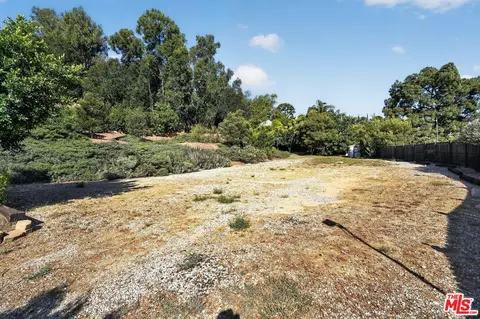 8110 Mulholland Ter, Los Angeles, CA 90046