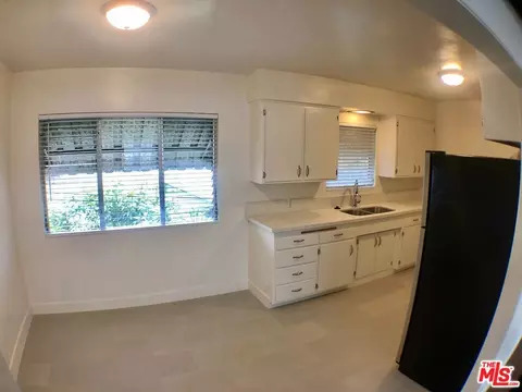 Kitchen - 2270 White St, Pasadena, CA 91107 photo 5 of 5