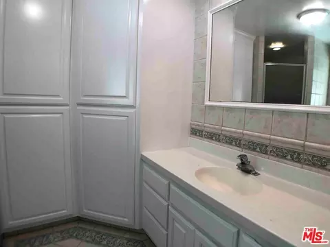 Bath - 2270 White St, Pasadena, CA 91107 photo 3 of 6