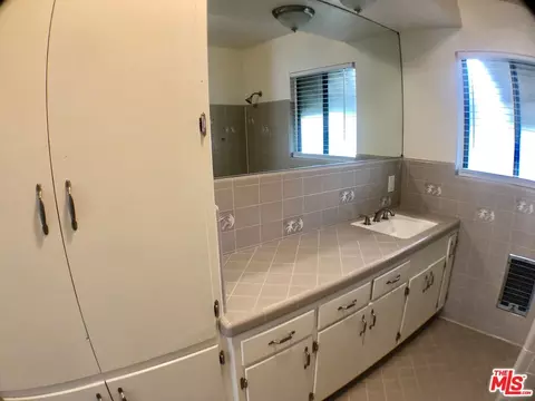 Bath - 2270 White St, Pasadena, CA 91107 photo 6 of 6