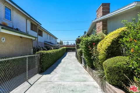 Exterior - 2270 White St, Pasadena, CA 91107 photo 6 of 16