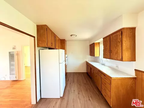 Kitchen - 2270 White St, Pasadena, CA 91107 photo 3 of 5