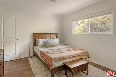 Bedroom - 1935 Alpha Rd #323, Glendale, CA 91208 photo 1 of 1