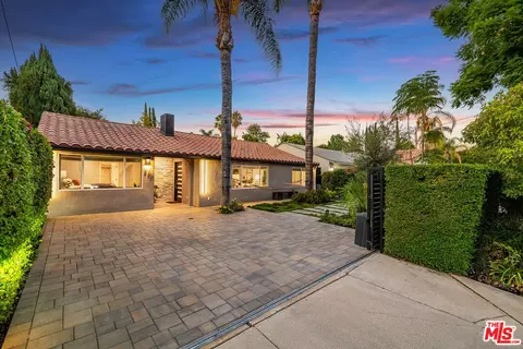 15237 Otsego St, Sherman Oaks, CA 91403