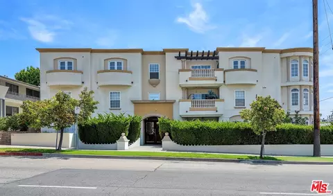4832 Whitsett Ave #202, Valley Village, CA 91607