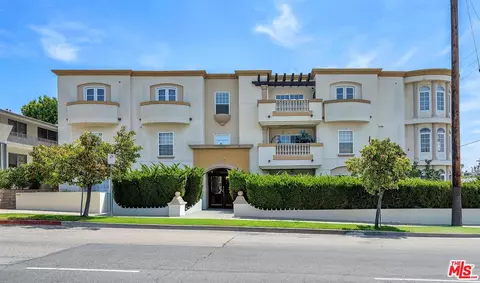 4832 Whitsett Ave #202, Valley Village, CA 91607