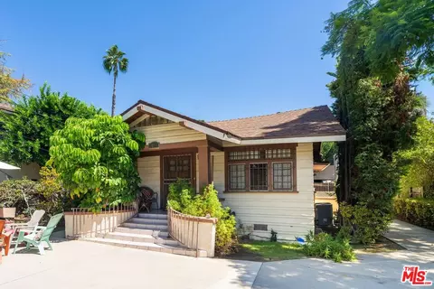 2428 N Beachwood Dr, Los Angeles, CA 90068
