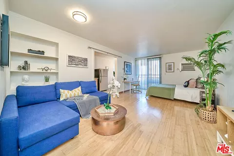 425 S Kenmore Ave #104, Los Angeles, CA 90020