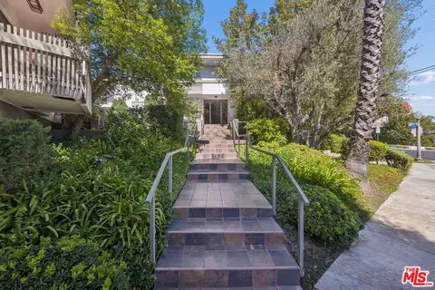 10445 Eastborne Ave #203, Los Angeles, CA 90024