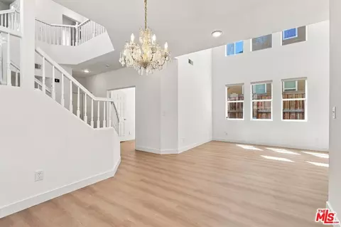 Living - 19327 Ackerman Ave, Santa Clarita, CA 91321 photo 2 of 7