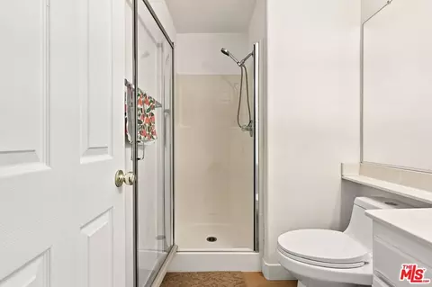 Bath - 19327 Ackerman Ave, Santa Clarita, CA 91321 photo 2 of 6