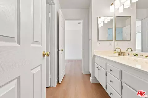 Entry Way - 19327 Ackerman Ave, Santa Clarita, CA 91321 photo 10 of 10